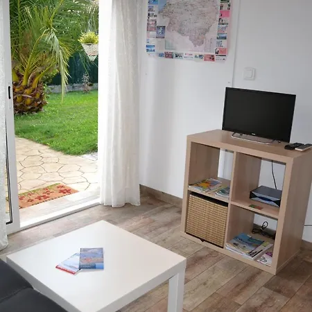 Les Hirondelles 2km Plage-wifi-jardin-parking-draps Et Serviettes *